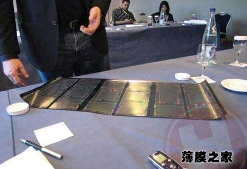 聚酯薄膜实现可随意折叠的显示屏